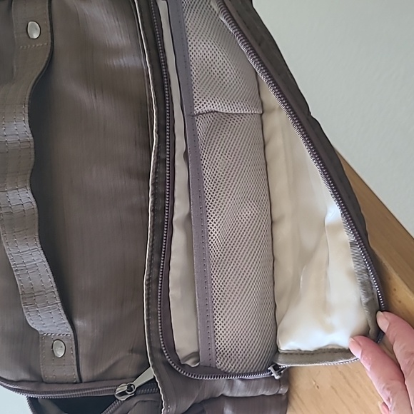 Lug "Trolley" Brown Toiletry Bag Durable Travel Essential Unisex - Picture 6 of 10